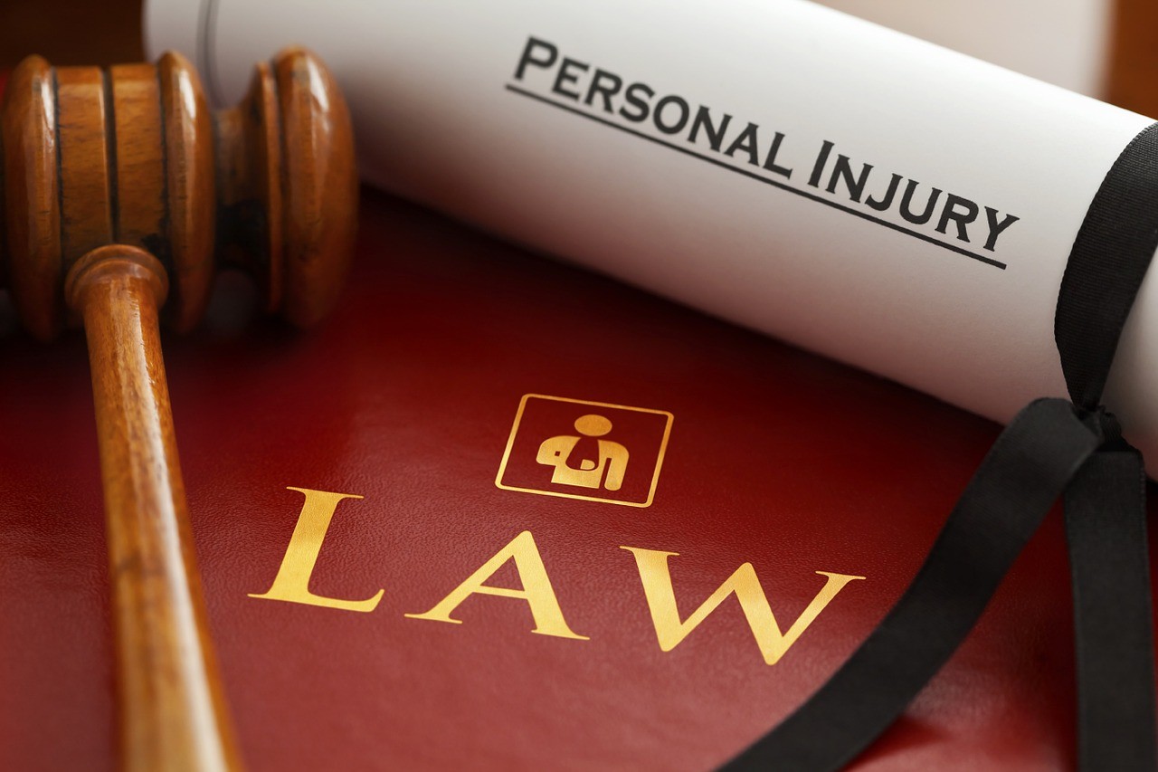accident-lawyer-fees-negotiating-personal-injury-lawyer-costs-american-courthouse